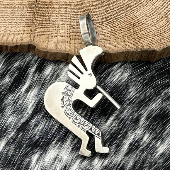 1990s Native American NAVAJO Sterling Silver Reversible Kokopelli Pendant Signed - Picture 2 of 4